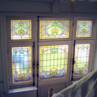glasraam, ukkel, art nouveau, glas in lood, bloemen, raam,deuren, unie